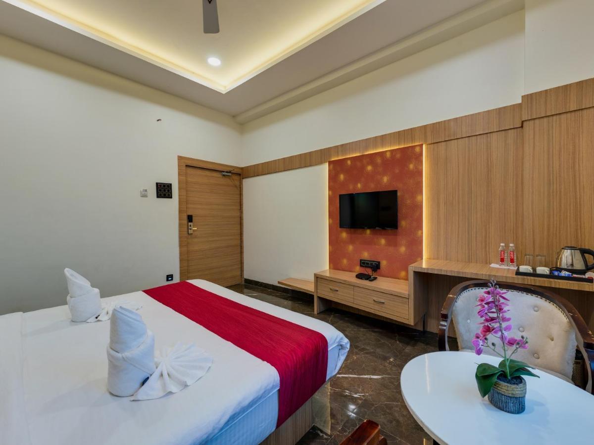 Hotel Chandradeep Regency Dhule Exterior photo