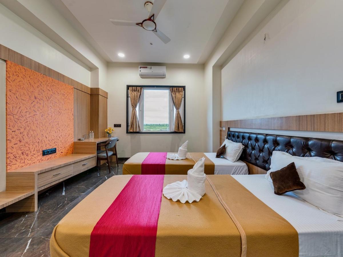 Hotel Chandradeep Regency Dhule Exterior photo