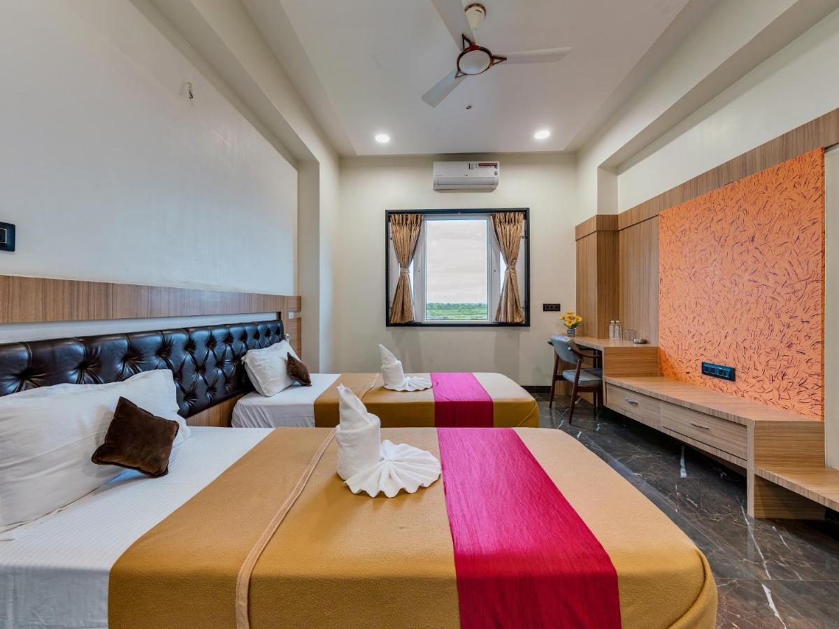 Hotel Chandradeep Regency Dhule Exterior photo